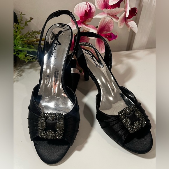 ANNIE  Black Satin Women's Heels/size 8 - Picture 6 of 10